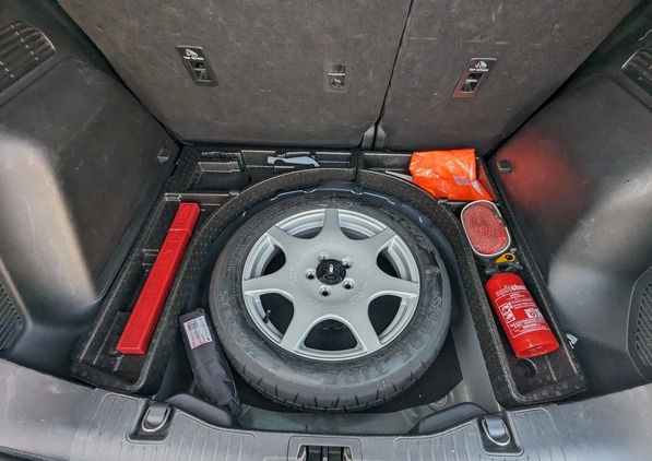 Ford Escape cena 70000 przebieg: 112000, rok produkcji 2020 z Wieliczka małe 137